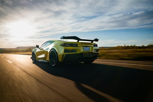 What are the secrets to making a moist Victoria sponge cake?